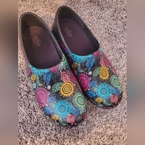 CROCS Multicolor Mandala Clogs Size 10